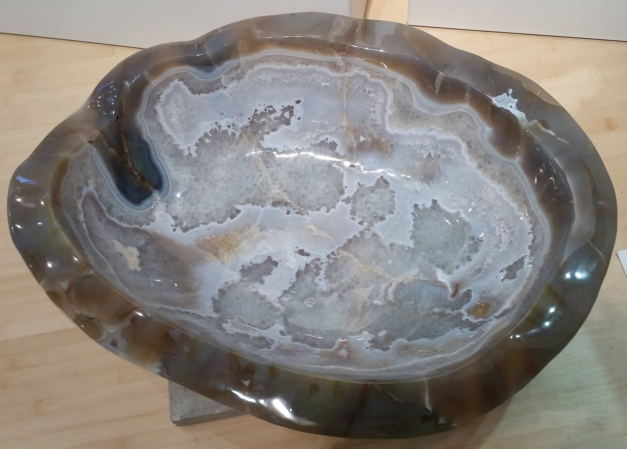Crystalworks-agate-bowl-madagascar