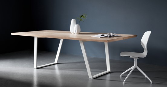 Boconcept-dining-table-sale