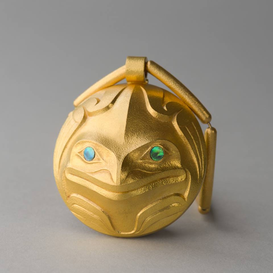 Gold-haida-frog-pendent