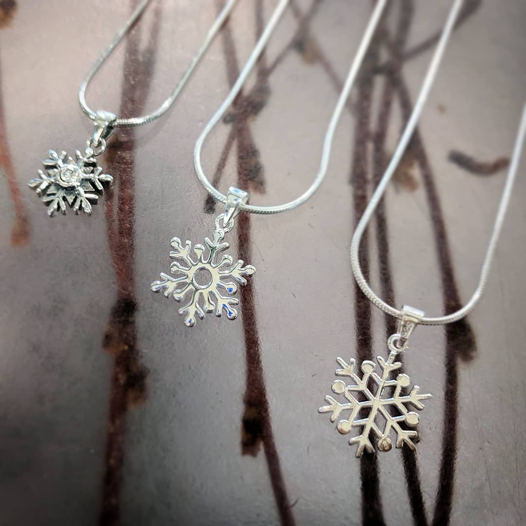 Taraxca-jewellery-snowflake-pendants