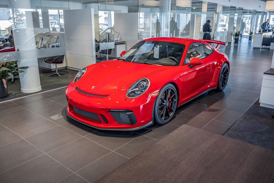 Porsche-911-gt-red
